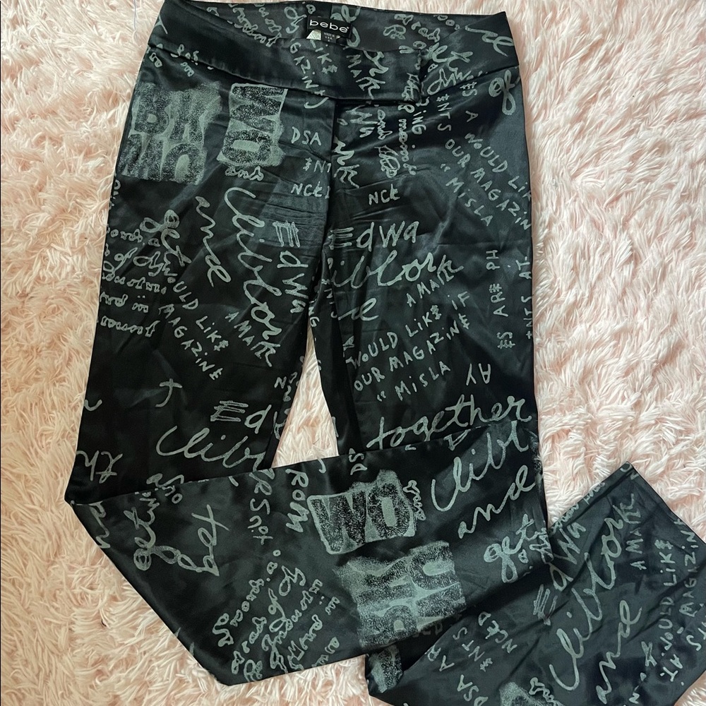 Bebe graphic pants! 🖤